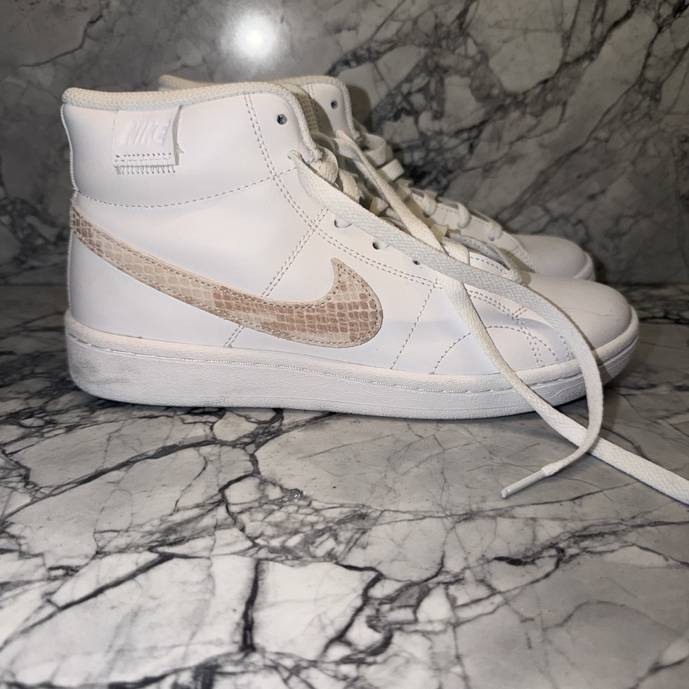 Nike Women's Size 7 Court Royale 2 Mid Snakeskin High Top White
